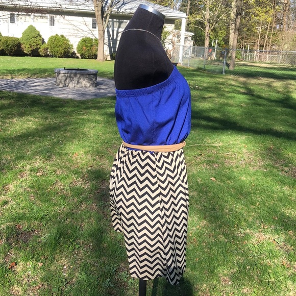 Francesca's Blue and chevron mini dress - Picture 3 of 8